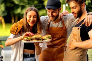 Vio una película que le recordó a su propia vida, donde dos hombres lo acaparaban todo