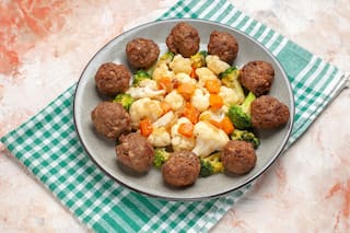 El truco con una botella para lograr albóndigas perfectas