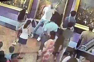 Un turista dañó una pintura del siglo XVIII en un museo italiano y ahora enfrenta un posible cargo penal