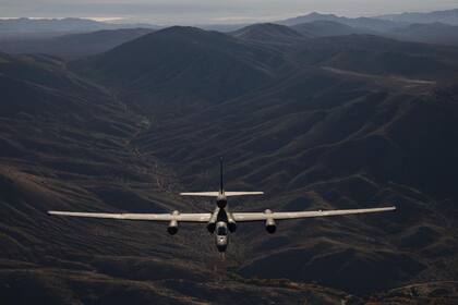 Un U-2 puede mantenerse en el aire por 12 horas seguidas sin requerir combustible; una misión habitual es de 9 horas, según la compañía