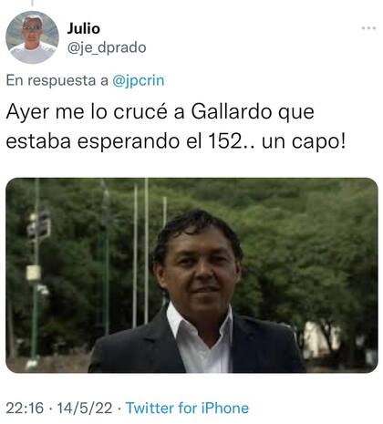 Un usuario se cruzó con el DT de River cuando esperaba el colectivo (Foto: Twitter @je_dprado)