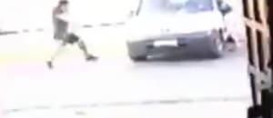 Gritos, pelea y un salto heroico: así vecinos evitaron que dos delincuentes robaran una camioneta