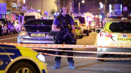 Un vehículo atropelló al menos diez personas en los alrededores de una mezquita, en Londres