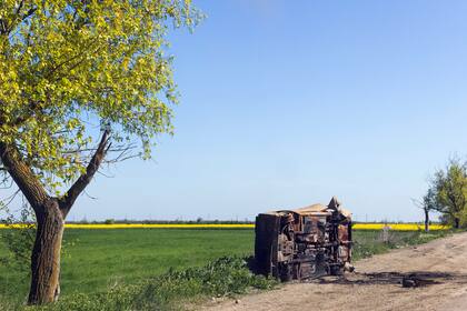 Un vehículo calcinado en Kherson (David Guttenfelder/The New York Times)