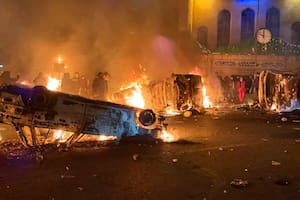 Las protestas en Irán se extienden a más de 100 ciudades, el régimen redobla la represión y Trump lanza otra advertencia