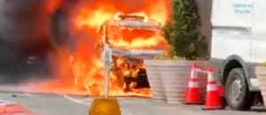 La explosión de un auto cerca del Toro de Wall Street desató el pánico y provocó corridas en Nueva York