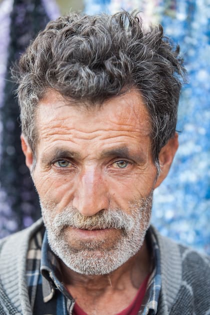 Un vendedor en las calles de Assos.