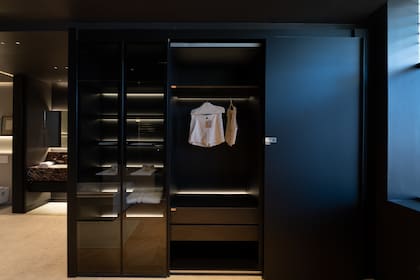 Un vestidor tan elegante como funcional.