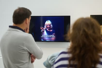 Un video en el que Marta Minujín habla sobre su obra