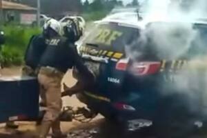Conmoción en Brasil por el video viral de la muerte de un hombre asfixiado en el baúl de un auto de policía