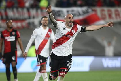 Un viejo guerrero de River: el gol de Pinola para sumar al triunfo como local