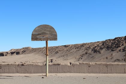 Un viejo y olvidado aro de basquet en Humberstone