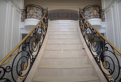 Un youtuber brindó un recorrido por una mansión abandonada