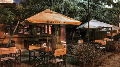 Una amplia variedad de cerveza artesanal de Zerba y Antares espera en Café Dumas