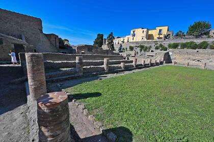 El sitio es más pequeño que su vecina Pompeya pero se dice que sus habitantes eran personas más adineradas