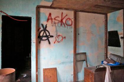 Las pintadas anarquistas en el templo recuperado
