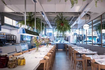 Una apertura de diciembre 2024, Mishiguene Rotisería