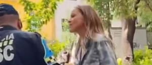 Una argentina increpó con insultos racistas a un agente de tránsito en México