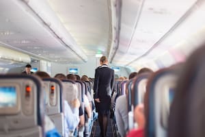 Una azafata reveló los hábitos más desagradables que tienen algunos pasajeros en los vuelos