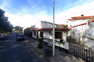 Una bala perdida hirió de gravedad a una niña de 12 años, que pelea por su vida