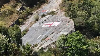 Una bandera pintada en el Avon Gorge en Bristol.