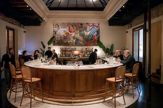 Abrieron un restaurante que desafía a los bodegones: “Llamé antes de que terminaran de colgar el cartel de venta”