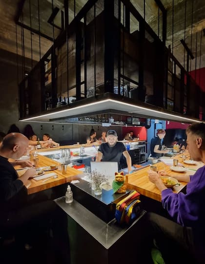 Una barra es el epicentro de Sampa, con una carta pequeña pero bien cuidada.