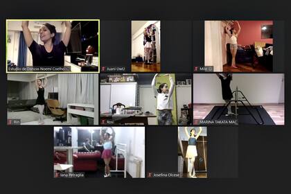 Una barra y muchas ganas. La clase de ballet virtual del estudio Coelho-Olguín, en casa