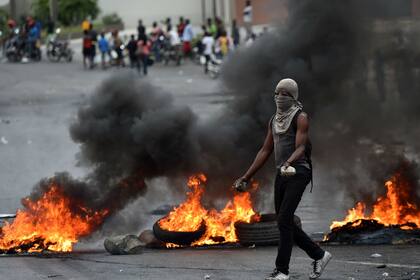Una barrica en Puerto Príncipe, el 15 de febrero pasado