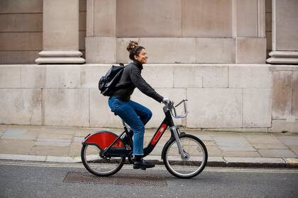 Una bicicleta eléctrica urbana