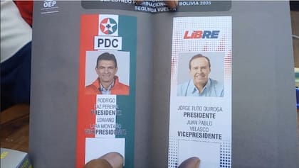 Una boleta electoral del balotaje en Bolivia