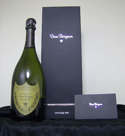 Una botella de Dom Pérignon de 1999. Fuente: Wikipedia