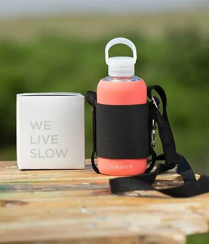 Una buena botella es ideal para el picnic. Mejor aún si es ecológica.