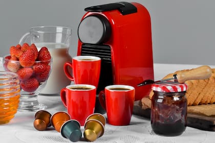 Una buena cafetera es una compra fundamental al considerar el trabajo regular desde casa