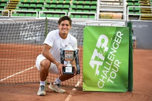 Sebastián Báez ganó otra vez en Santiago y celebró su tercer Challenger en ese país