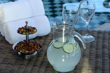 Una buena hidratación es fundamental para aprovechar los beneficios de un tratamiento exfoliante corporal. También le suma un buen relax junto la pileta del spa. Acá en Nivel 23 Club & Spa,Hotel Panamericano.