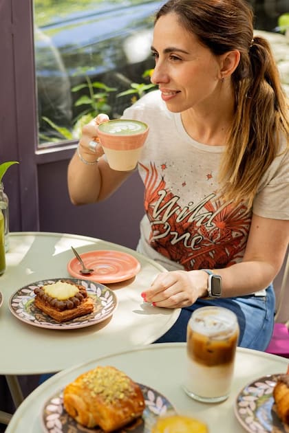 Una cafetería y focaccería con sello italiano