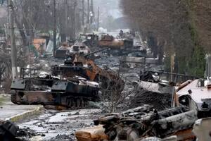 El cementerio de cadáveres y tanques quemados en Bucha tras la retirada de las tropas rusas