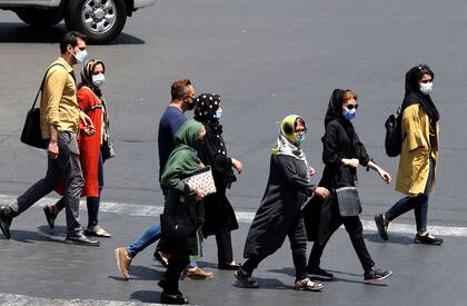 Una calle de Teherán, la capital iraní. Si bien se mencionó la provincia central de Qom, no se especificó en qué ciudad tuvo lugar la sanción.