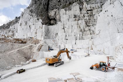 Una cantera de mármol en los Alpes Apuanos de la Toscana, Italia