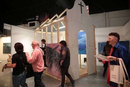 Una capilla con paredes de pintura en la galería Segismundo, de Guatemala