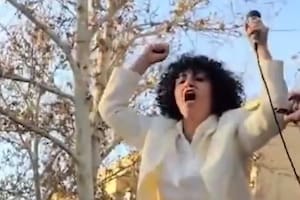 Irán arresta a una ganadora del Nobel de la Paz cuando participaba en un acto público