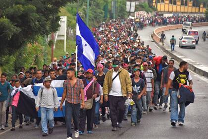 Una caravana de migrantes partió el 13 de octubre desde Honduras, el empobrecido país plagado de violencia, y se dirigió al norte en el largo viaje a través de Guatemala y México hasta la frontera con Estados Unidos