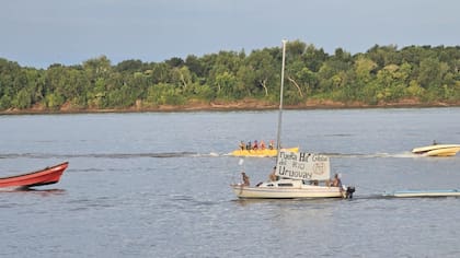 Una "caravana náutica" organizada por vecinos de Colón con la participación del intendente