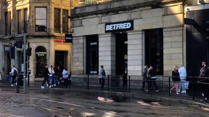 Una casa de apuestas Betfred en el centro de Manchester