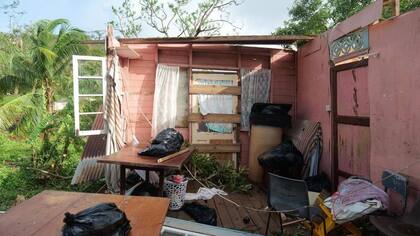 Una casa destrozada por el paso del huracán Beryl en San Vicente y las Granadinas
