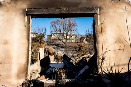 Una casa destruida por el Incendio Eaton en Altadena, California, el 13 de enero de 2025