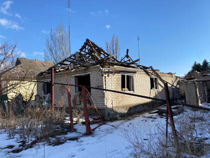 Una casa destruida por misiles en la ciudad de Sivers’k, óblast de Donetsk, parte del distrito de Bakhmut