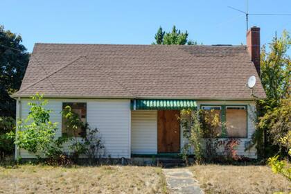 Una casa en North Detroit Avenue fue subastada por US$200 mil después de que la oferta comenzara en US$105.682