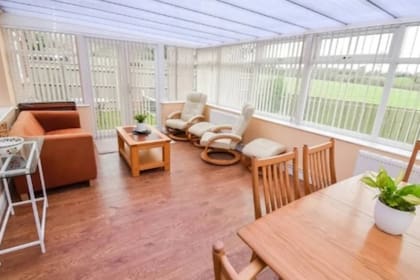 Una casa que cuenta con un luminoso jardín de invierno. Crédito: ZOOPLA/MICHAEL RHODES